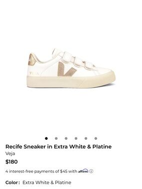 Veja Sneaker in Extra White and Platine Gold